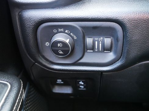 Used 2021 RAM 1500 Laramie image 26