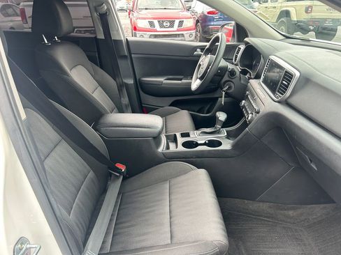 Used 2022 Kia Sportage LX AWD/4WD image 32