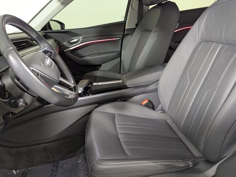 Used 2022 Audi e-tron Premium Plus w/ Premium Plus Package AWD/4WD image 18
