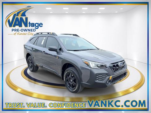 Used 2025 Subaru Outback Wilderness AWD/4WD image 3