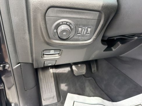 Used 2023 Jeep Grand Cherokee Limited w/ Black Appearance Package RWD image 17