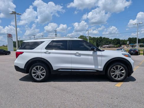 Used 2022 Ford Explorer Limited AWD/4WD image 6