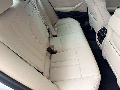 Used 2020 BMW 530i w/ Premium Package RWD image 32