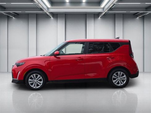Certified 2023 Kia Soul LX image 7