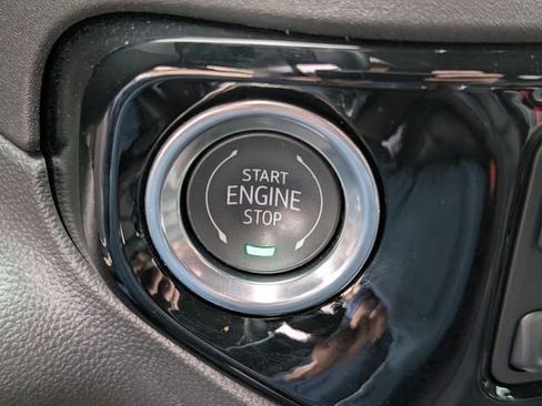 Certified 2025 GMC Sierra 1500 SLT AWD/4WD image 19