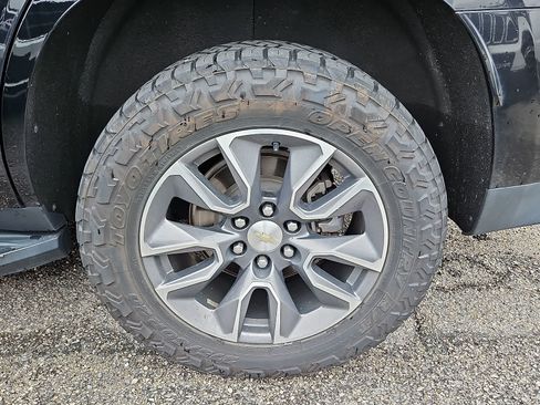 Used 2021 Chevrolet Tahoe LT w/ LT Signature Package RWD image 6