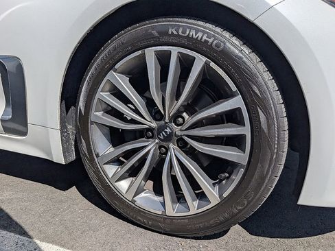 Used 2018 Kia Stinger Premium image 11