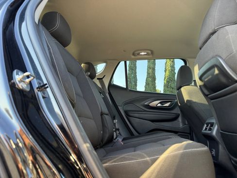 Used 2024 GMC Terrain SLE image 18