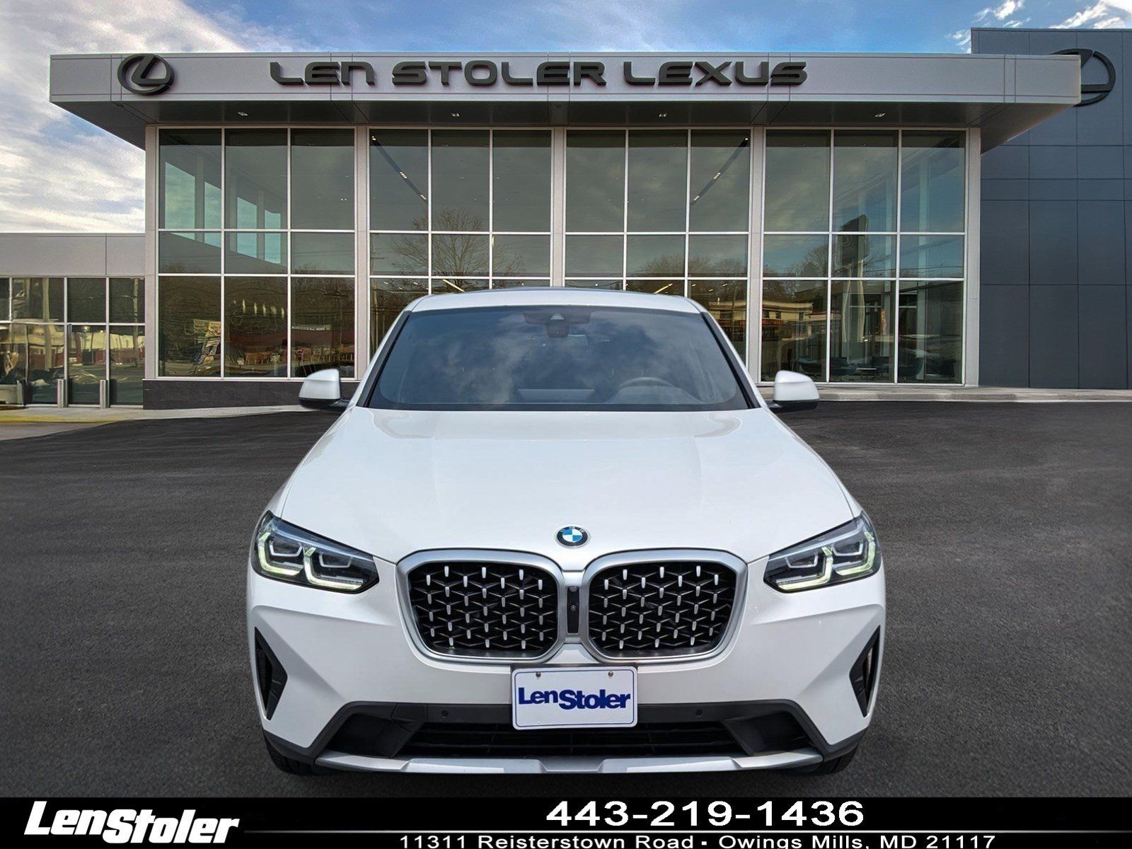Used 2024 BMW X4 xDrive30i w/ Parking Assistance Package AWD/4WD image 8