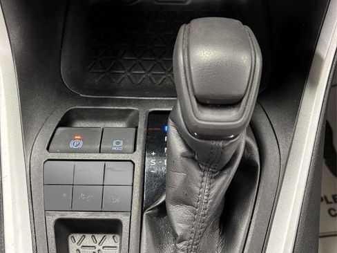 Used 2021 Toyota RAV4 XLE image 28