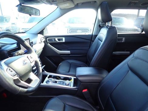 Used 2023 Ford Explorer XLT w/ Equipment Group 202A image 16
