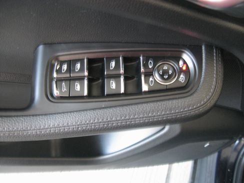 Used 2021 Porsche Macan image 12