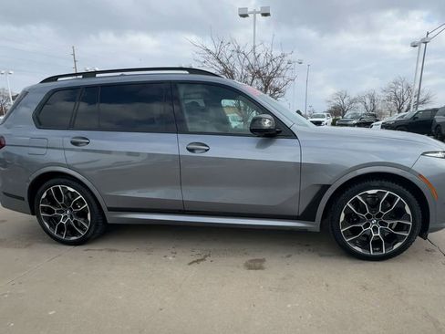 Used 2025 BMW X7 M60i image 9
