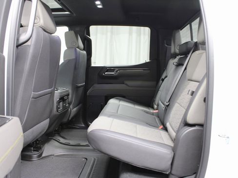 Used 2023 Chevrolet Silverado 1500 ZR2 image 10