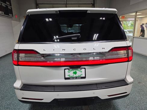 Used 2021 Lincoln Navigator Reserve AWD/4WD image 8