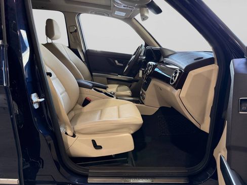Used 2015 Mercedes-Benz GLK 350 4MATIC w/ Premium 1 Package image 17