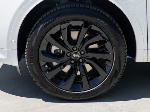 Used 2024 Land Rover Discovery Sport S image 11