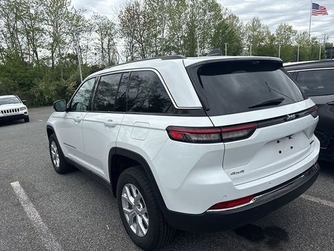 Used 2024 Jeep Grand Cherokee Limited w/ Luxury Tech Group II AWD/4WD image 10