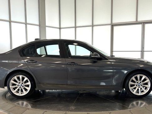 Used 2016 BMW 320i xDrive Sedan AWD/4WD image 8