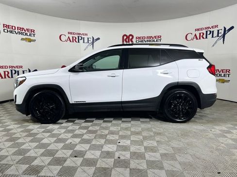 Used 2021 GMC Terrain SLT w/ Elevation Edition image 5