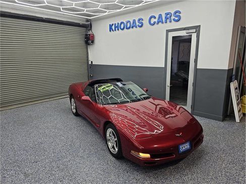 Used 2004 Chevrolet Corvette Coupe w/ Preferred Equipment Group image 13