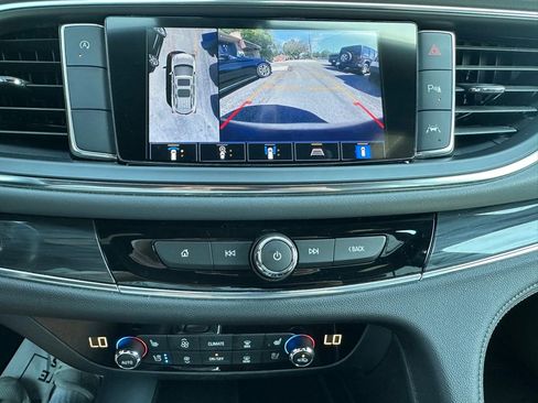 Used 2022 Buick Enclave Premium image 13