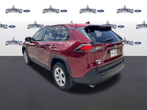Used 2022 Toyota RAV4 LE image 7