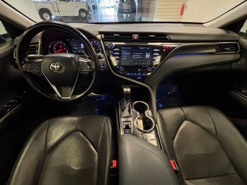 Used 2019 Toyota Camry XSE image 2