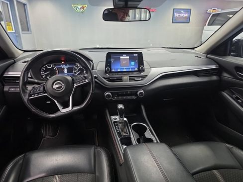 Used 2024 Nissan Altima 2.5 SR FWD image 16