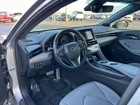 Certified 2019 Toyota Avalon Touring image 10