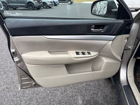 Used 2014 Subaru Outback 2.5i Premium w/ Moonroof Package image 15