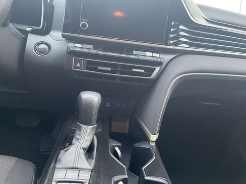 Used 2025 Toyota Camry LE image 18