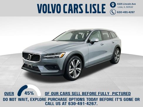 Certified 2025 Volvo V60 B5 Cross Country Plus image 1