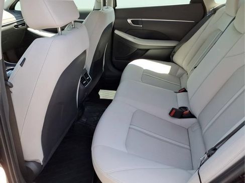 Used 2023 Hyundai Sonata SEL w/ Cargo Package FWD image 11