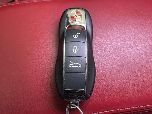 Used 2018 Porsche 911 Carrera GTS image 43