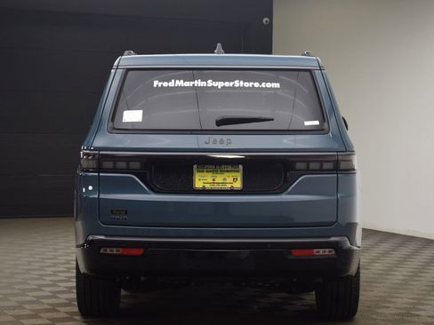 New 2026 Jeep Grand Wagoneer Limited AWD/4WD image 12