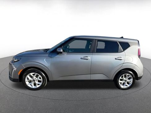 Used 2025 Kia Soul LX w/ LX Technology Package image 9