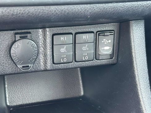 Used 2017 Toyota Corolla XLE FWD image 21