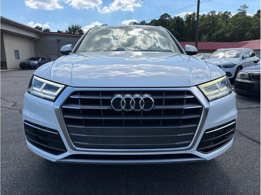 Used 2018 Audi Q5 2.0T Premium Plus w/ Premium Plus Package AWD/4WD image 2