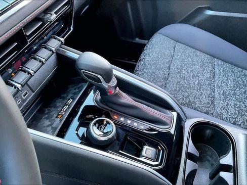 Certified 2025 Chevrolet Colorado Z71 w/ Technology Package image 17