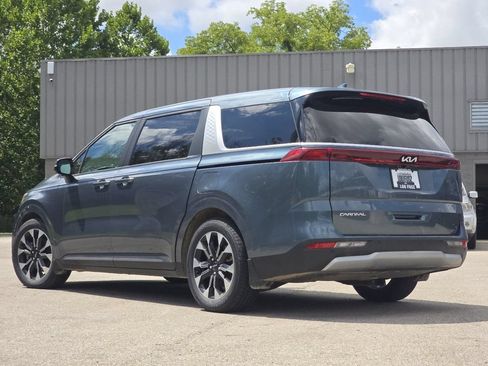 Used 2024 Kia Carnival EX FWD image 14