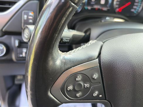 Used 2019 Chevrolet Suburban Premier AWD/4WD image 16