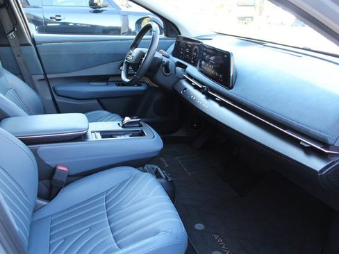 Used 2023 Nissan Ariya AWD/4WD image 34