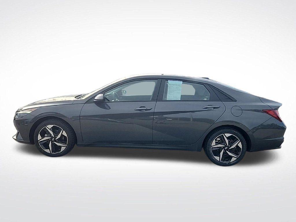 Certified 2023 Hyundai Elantra SEL w/ Convenience Package FWD image 4