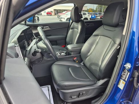 Used 2025 Kia Sportage EX image 10