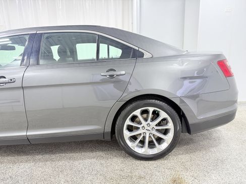 Used 2018 Ford Taurus Limited image 5