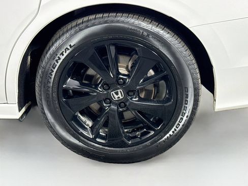 Used 2024 Honda Odyssey Sport image 9