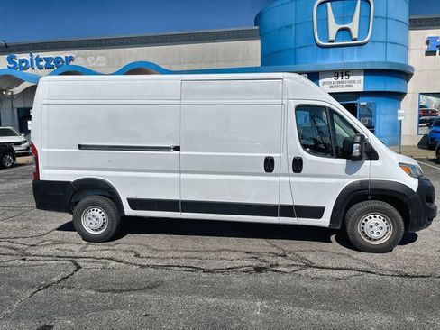 Used 2025 RAM ProMaster 2500 w/ Convenience Group FWD image 11