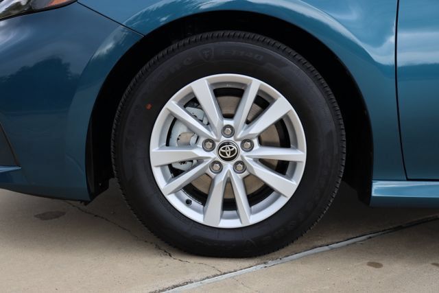 New 2026 Toyota Camry LE w/ Convenience Package FWD image 9