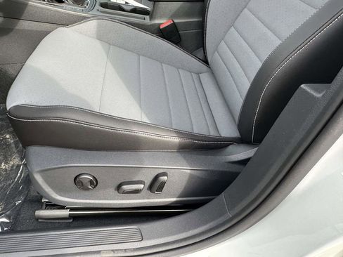 New 2026 Volkswagen Jetta SE image 14